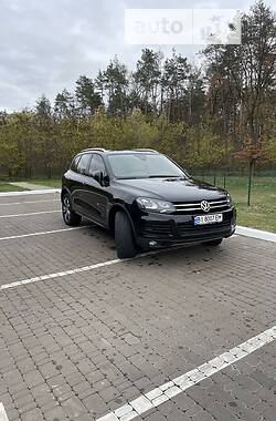 Позашляховик / Кросовер Volkswagen Touareg 2014 в Пирятині
