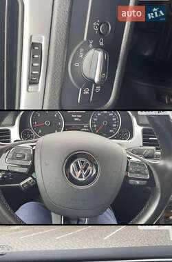 Внедорожник / Кроссовер Volkswagen Touareg 2012 в 