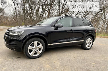 Внедорожник / Кроссовер Volkswagen Touareg 2012 в Полтаве