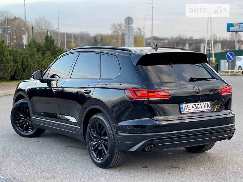 Внедорожник / Кроссовер Volkswagen Touareg 2021 в Киеве