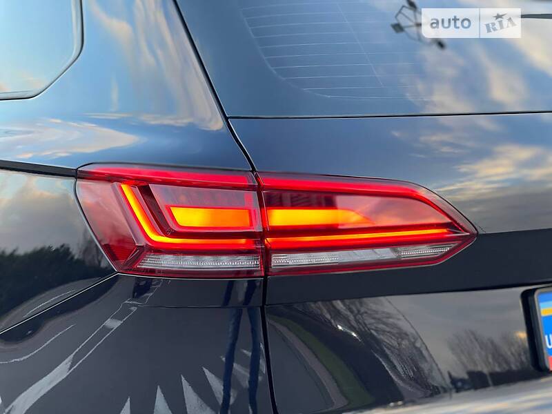 Внедорожник / Кроссовер Volkswagen Touareg 2021 в Киеве