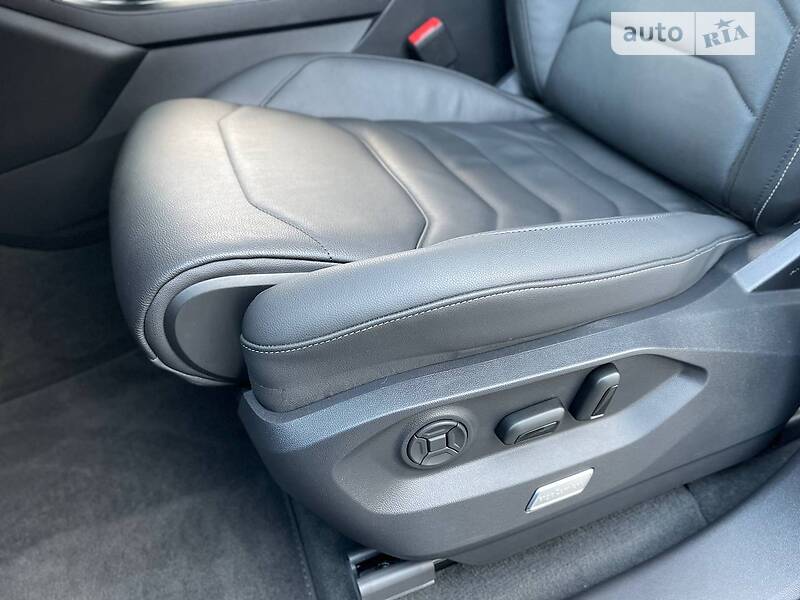 Внедорожник / Кроссовер Volkswagen Touareg 2021 в Киеве
