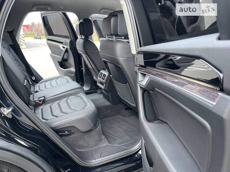 Внедорожник / Кроссовер Volkswagen Touareg 2021 в Киеве