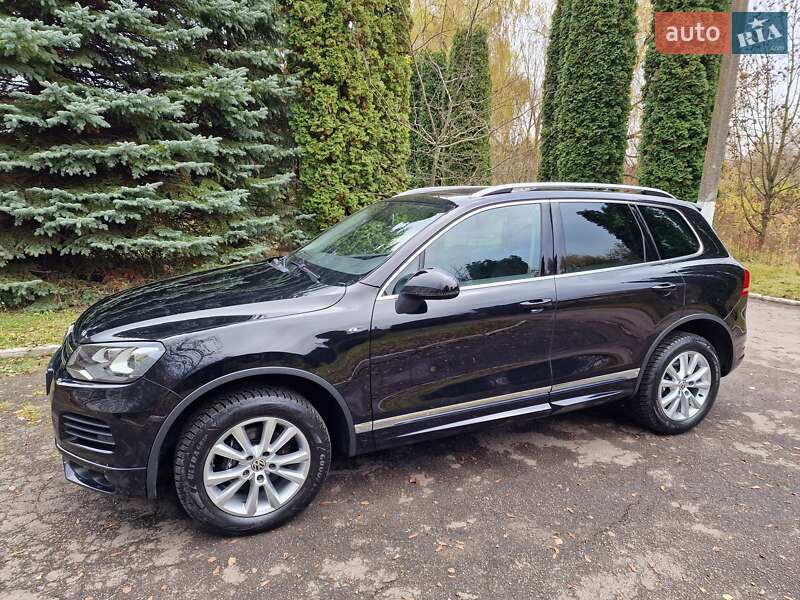 Позашляховик / Кросовер Volkswagen Touareg 2013 в Рівному