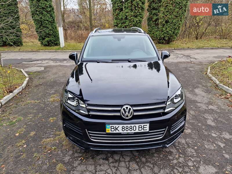 Позашляховик / Кросовер Volkswagen Touareg 2013 в Рівному