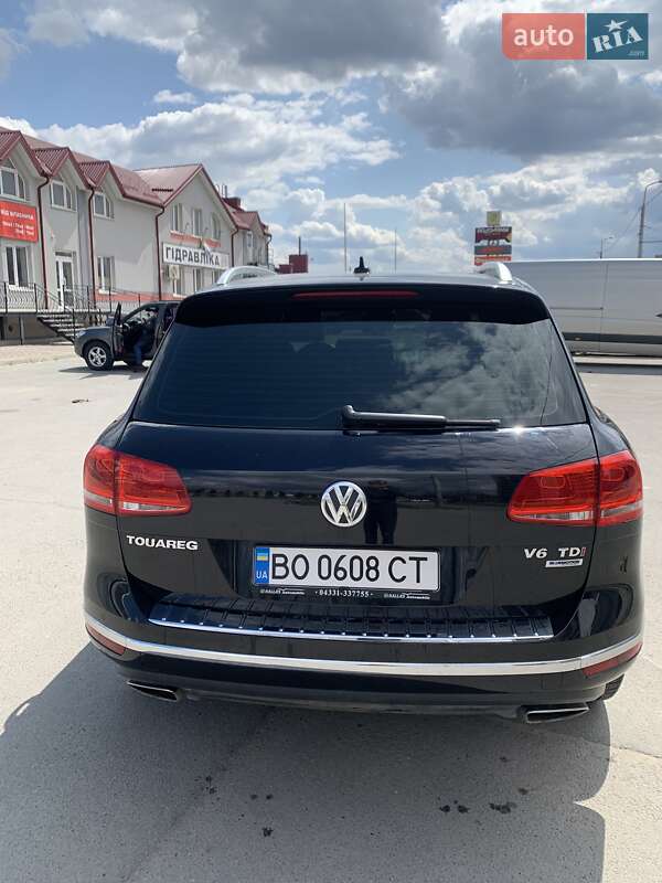 Внедорожник / Кроссовер Volkswagen Touareg 2014 в Тернополе