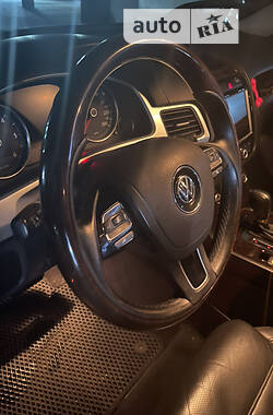 Внедорожник / Кроссовер Volkswagen Touareg 2010 в Одессе