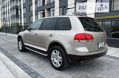 Внедорожник / Кроссовер Volkswagen Touareg 2004 в Луцке