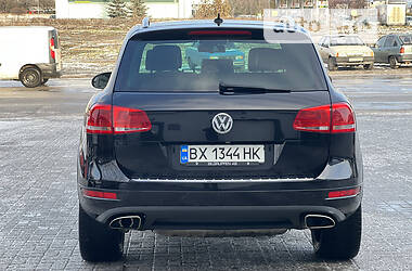 Внедорожник / Кроссовер Volkswagen Touareg 2010 в 