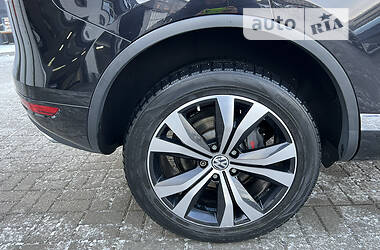 Внедорожник / Кроссовер Volkswagen Touareg 2010 в 
