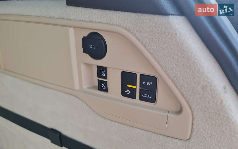 Внедорожник / Кроссовер Volkswagen Touareg 2015 в Львове