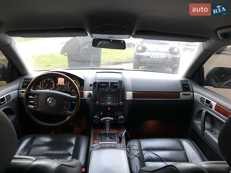 Позашляховик / Кросовер Volkswagen Touareg 2005 в Львові