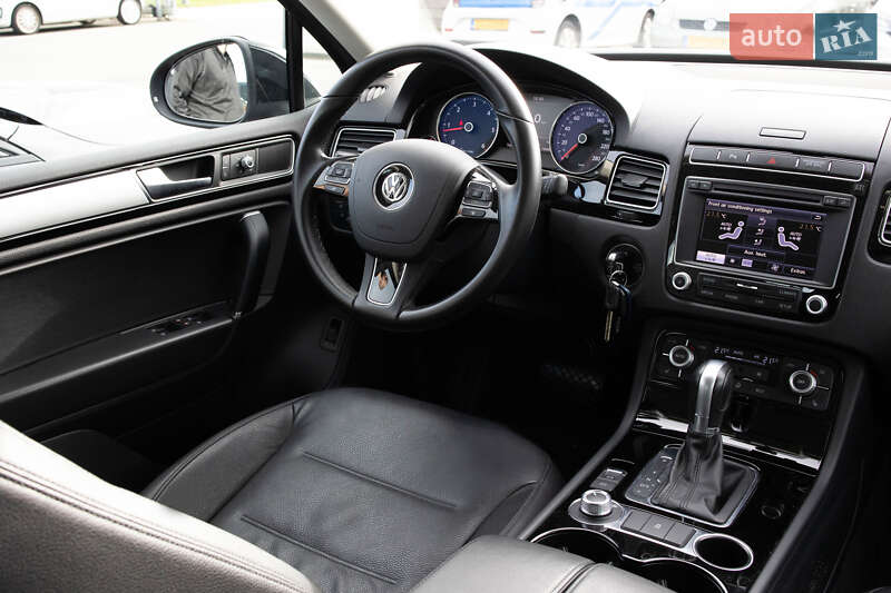 Внедорожник / Кроссовер Volkswagen Touareg 2018 в Киеве