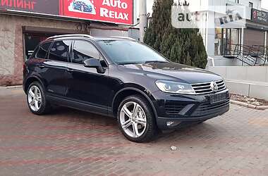 Позашляховик / Кросовер Volkswagen Touareg 2015 в Миколаєві