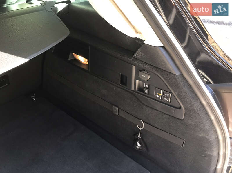 Позашляховик / Кросовер Volkswagen Touareg 2014 в Верховині