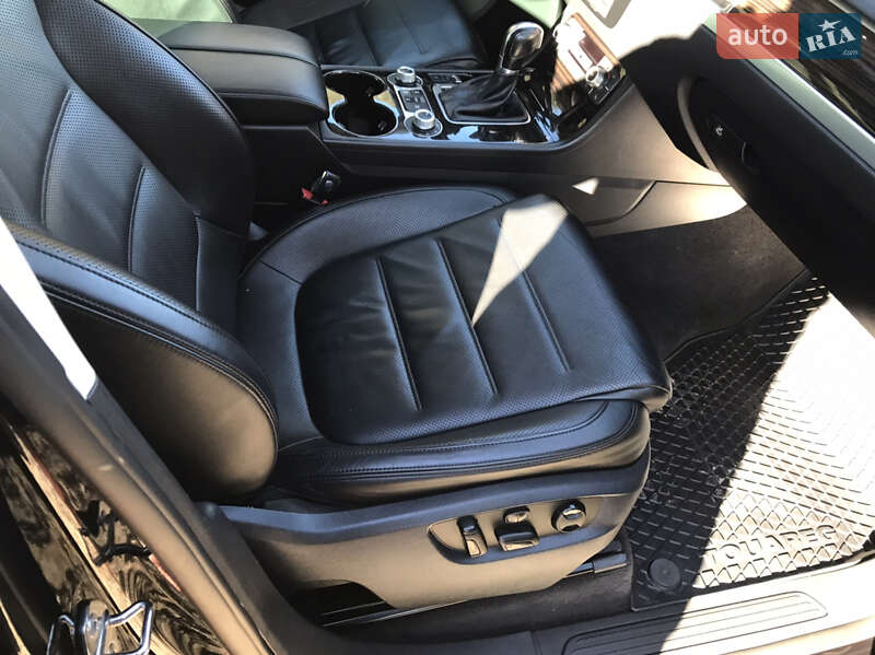 Позашляховик / Кросовер Volkswagen Touareg 2014 в Верховині