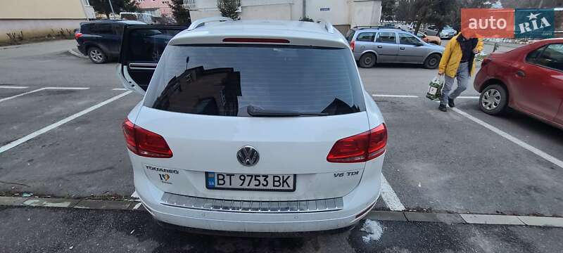 Внедорожник / Кроссовер Volkswagen Touareg 2012 в Херсоне