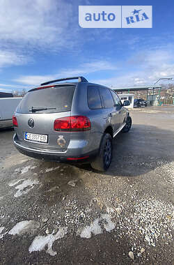 Внедорожник / Кроссовер Volkswagen Touareg 2004 в Черновцах