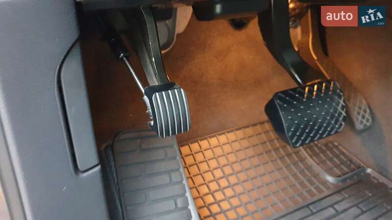 Внедорожник / Кроссовер Volkswagen Touareg 2010 в Хусте