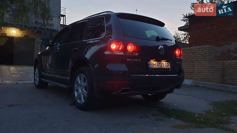 Внедорожник / Кроссовер Volkswagen Touareg 2010 в Хусте