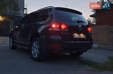 Внедорожник / Кроссовер Volkswagen Touareg 2010 в 