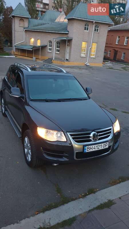 Внедорожник / Кроссовер Volkswagen Touareg 2010 в Хусте