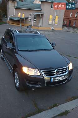 Внедорожник / Кроссовер Volkswagen Touareg 2010 в 