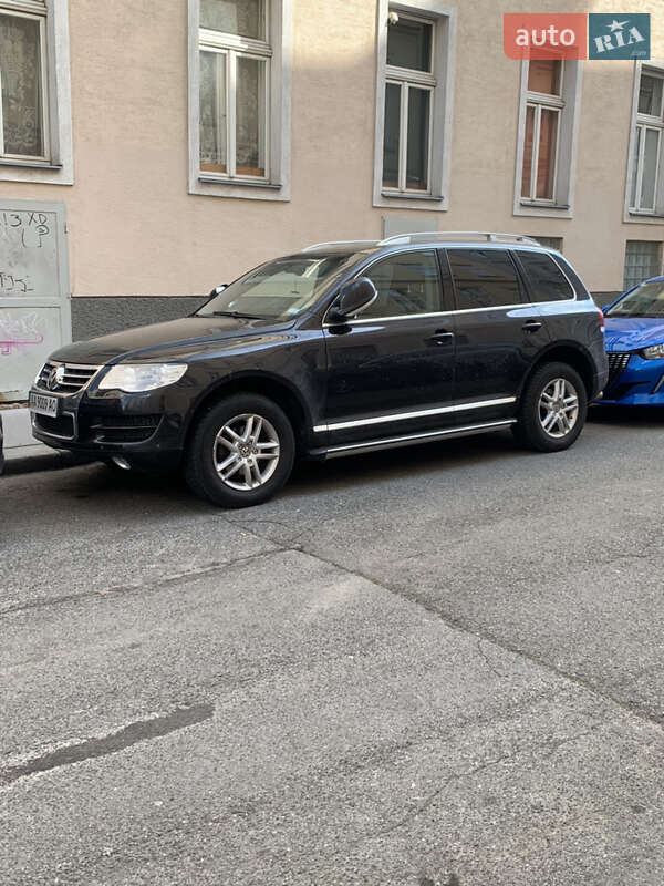 Внедорожник / Кроссовер Volkswagen Touareg 2007 в Киеве