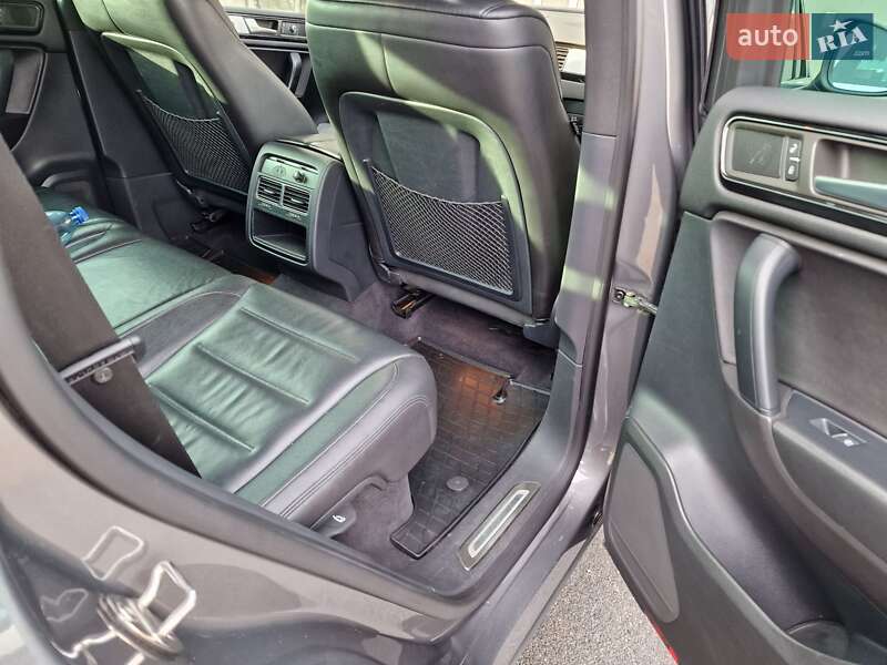 Внедорожник / Кроссовер Volkswagen Touareg 2013 в Киеве фото 28 Внедорожник / Кроссовер Volkswagen Touareg 2013 в Киеве