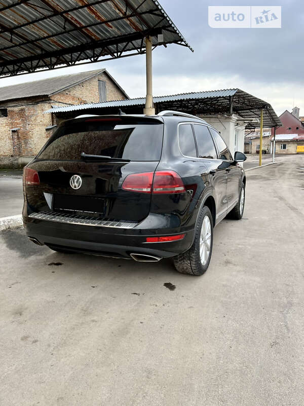 Позашляховик / Кросовер Volkswagen Touareg 2013 в Хмельницькому