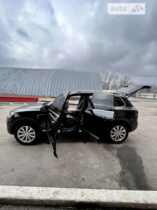 Позашляховик / Кросовер Volkswagen Touareg 2013 в Хмельницькому