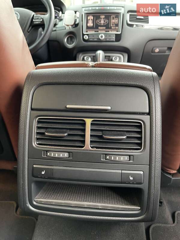 Внедорожник / Кроссовер Volkswagen Touareg 2015 в Киеве фото 25 Внедорожник / Кроссовер Volkswagen Touareg 2015 в Киеве