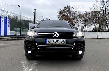 Внедорожник / Кроссовер Volkswagen Touareg 2014 в Киеве