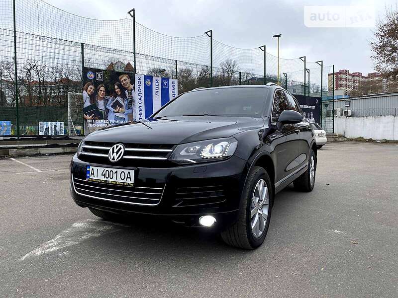 Позашляховик / Кросовер Volkswagen Touareg 2014 в Києві