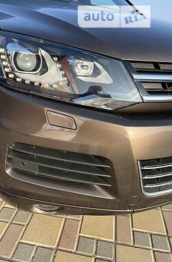 Позашляховик / Кросовер Volkswagen Touareg 2012 в 