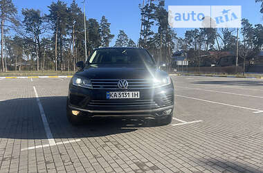 Внедорожник / Кроссовер Volkswagen Touareg 2014 в Киеве