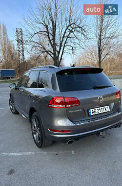 Внедорожник / Кроссовер Volkswagen Touareg 2013 в 