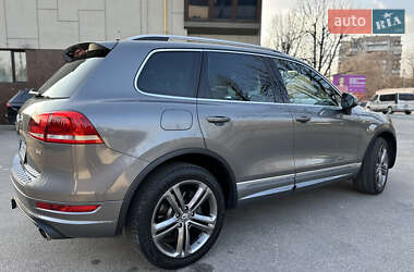 Внедорожник / Кроссовер Volkswagen Touareg 2013 в 