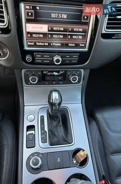 Внедорожник / Кроссовер Volkswagen Touareg 2013 в 