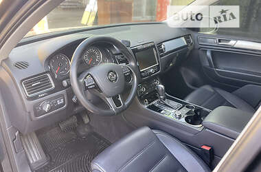 Внедорожник / Кроссовер Volkswagen Touareg 2011 в Белой Церкви