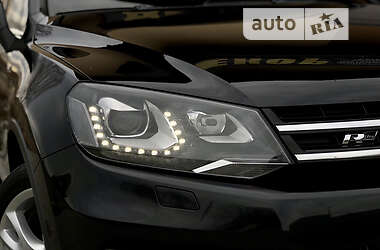 Внедорожник / Кроссовер Volkswagen Touareg 2011 в 