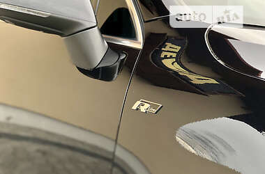 Внедорожник / Кроссовер Volkswagen Touareg 2011 в 