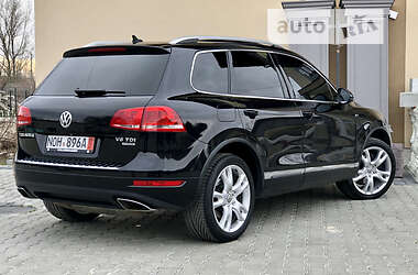 Внедорожник / Кроссовер Volkswagen Touareg 2011 в 