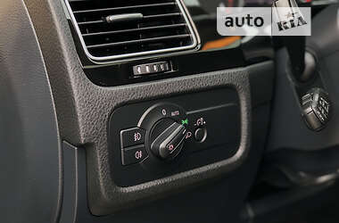Внедорожник / Кроссовер Volkswagen Touareg 2011 в 