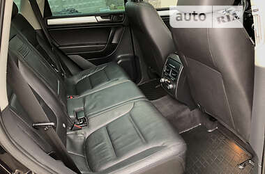 Внедорожник / Кроссовер Volkswagen Touareg 2011 в 