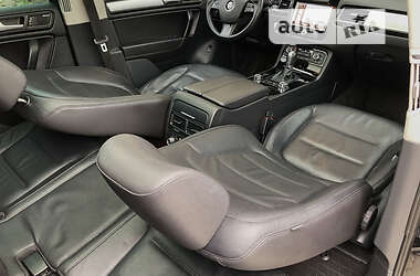 Внедорожник / Кроссовер Volkswagen Touareg 2011 в 