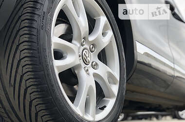 Внедорожник / Кроссовер Volkswagen Touareg 2011 в 