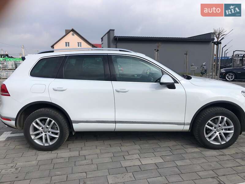 Позашляховик / Кросовер Volkswagen Touareg 2016 в Луцьку