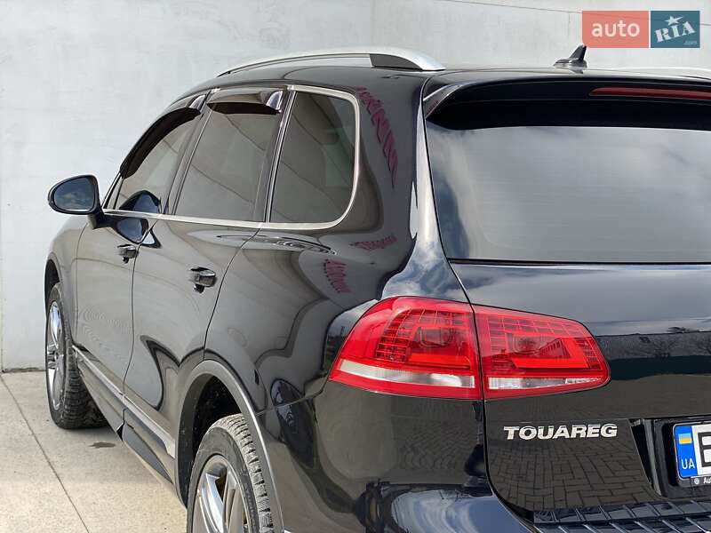 Внедорожник / Кроссовер Volkswagen Touareg 2016 в Сарнах