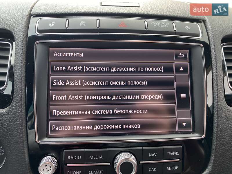 Внедорожник / Кроссовер Volkswagen Touareg 2016 в Сарнах